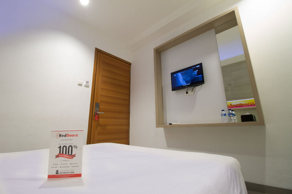 Reddoorz Plus @ Setiabudi Eight Jacarta Exterior foto