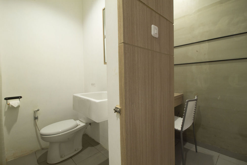 Reddoorz Plus @ Setiabudi Eight Jacarta Exterior foto